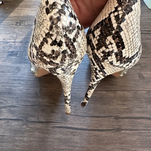 *STEVE MADDEN* Reptile Print Pointed Toe Heels Size 8 - Picture 5 of 7